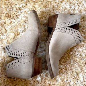 Carlos Santana Booties Sz 7 1/2